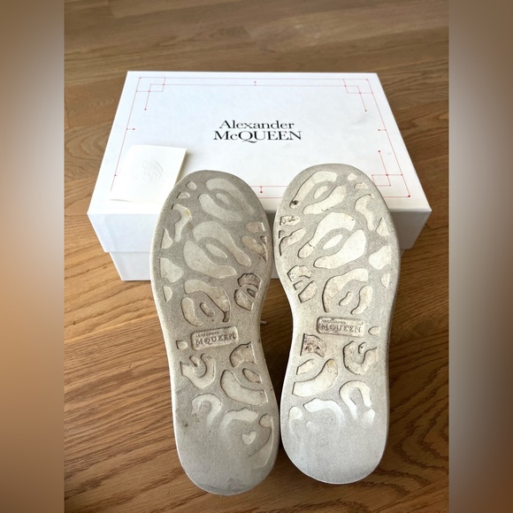 Alexander McQueen Oversized Leather Women's sneakers - Picture 5 of 8